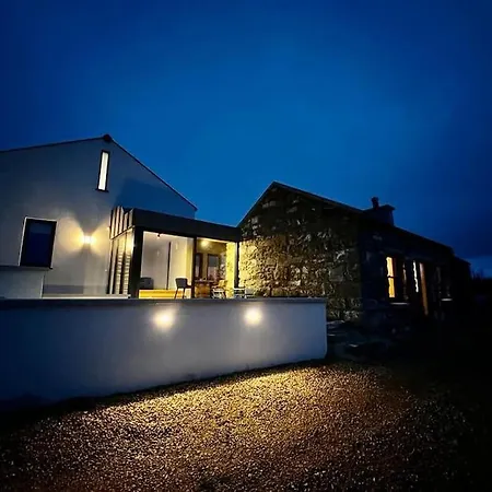 The House On The Hill * ドネゴール
